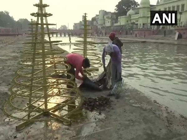 Municipality staff cleaned Ram Ki Paidi after Deepotsav celebrations (Photo/ANI)