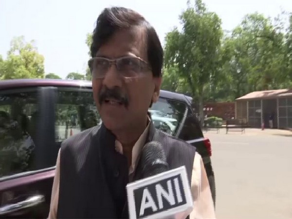 Sanjay Raut labasted Mufti's tweet for blaming India's new jersey behind their defeat in world cup match against England (Photo/ANI)
