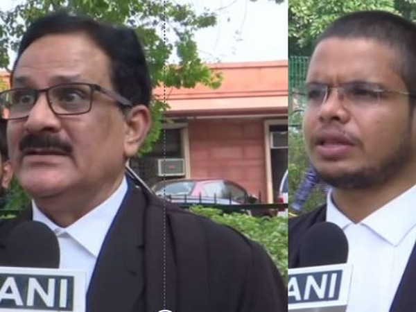 Lawyer of Sunni Waqf Board, Syed Shahid Rizvi (Left) and advocate Karunesh Shukla, representing Mahant Dharam Das (Right)