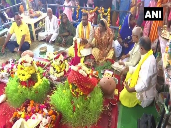 People from Bihar organised special prayers for the well-being of those affected in the recent floods, at a Durga Puja pandal in Bengaluru. (Photo/ANI)