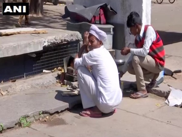 Migrant labourers in Chandigarh. Photo/ANI