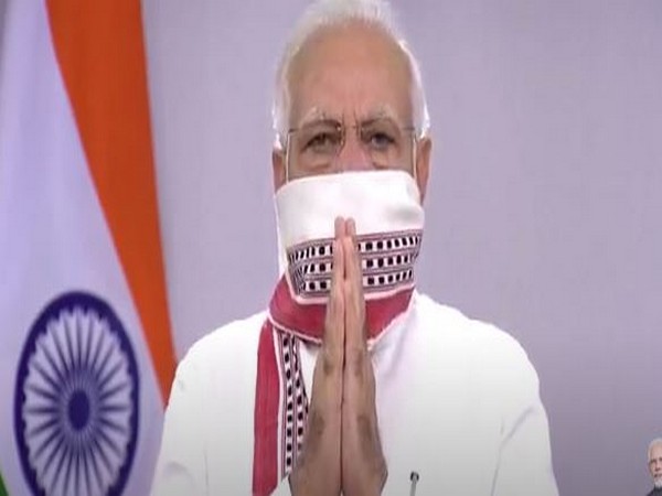 Prime Minister Narendra Modi wears gamcha in his speech 