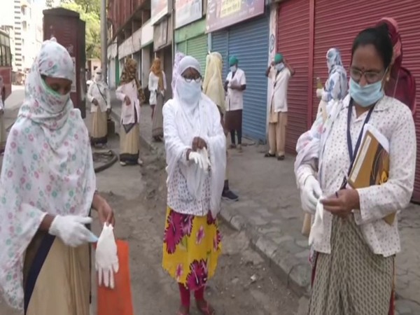 Asha workers conducting survey in Nagour, Maharashtra on Wednesday (Photo/ANI)
