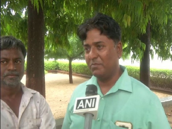 Ashok Parmar, left, and Qutubuddin Ansari, right. Photo/ANI