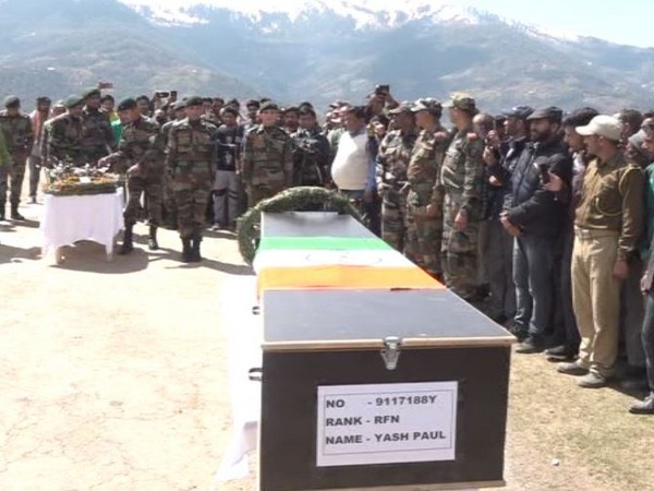 Army officers paying their last respect to Rifleman Yash Paul who died in Pakistan firing along LoC on Thursday.  Photo/ANI