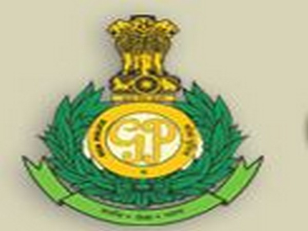 The complaint, filed by advocate Aires Rodrigues, submitted that Fernandes suppressed his nationality.