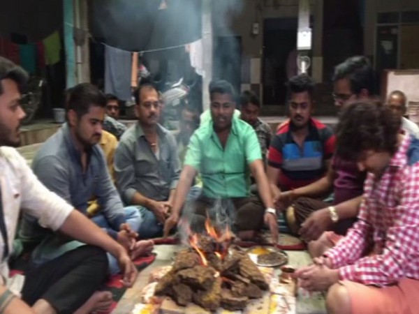 Hawan performed in Uttar Pradesh's Prayagraj (Photo/ANI)