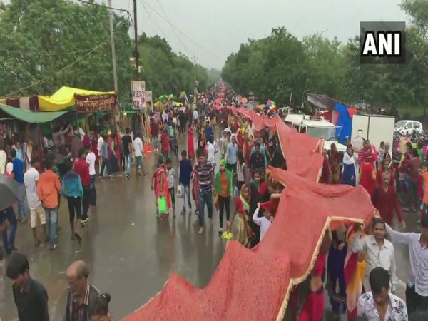 A view of 'Chunri Yatra' in Indore, Madhya Pradesh, on Sunday. Photo/ANI