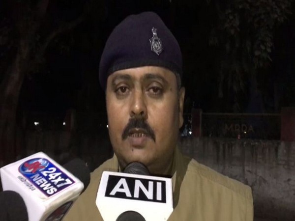 Assistant Sub Inspector Suman Jha speaking to media persons (Photo/ANI)