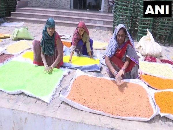 Raipur's self-help group made herbal gulal out of used flowers (Photo/ANI)