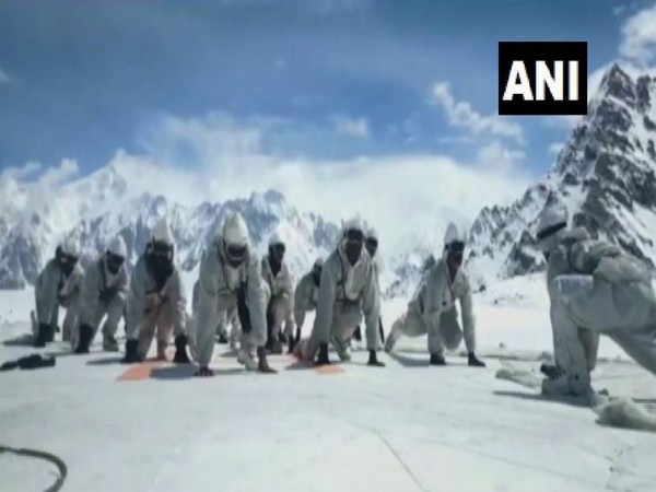 Indian Army personnel perform yoga in Siachen glacier 