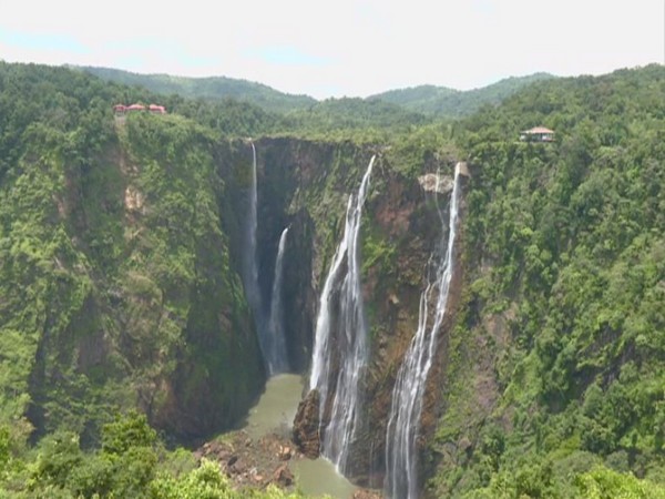 Visuals of Jog waterfall