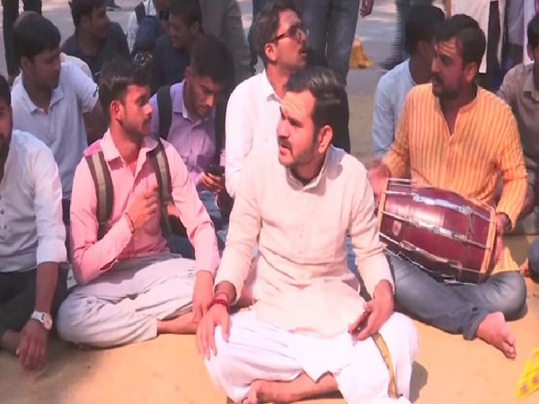 The protest has entered its 14 day in BHU. Photo/ANI