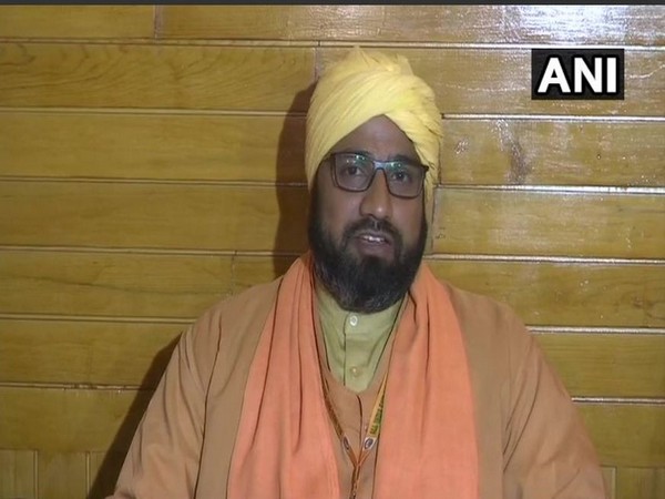 Naseeruddin Chishti speaking to reporters in Srinagar on Monday. Photo/ANI
