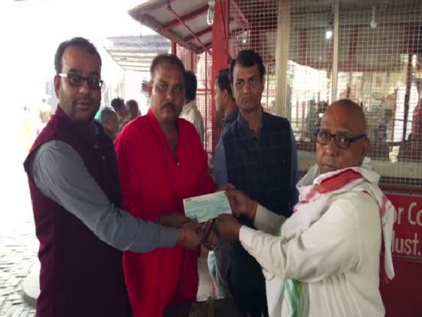 Representatives of Shia Waqf Board handed over a donation of Rs 51,000 to a representative of the Shri Ram Janmabhumi Nyas. Photo/ANI