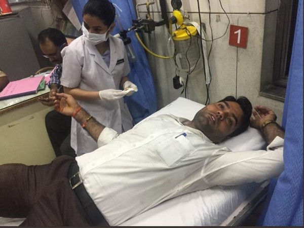 Some lawyers were injured in the scuffle between Delhi Police and lawyers in New Delhi on Saturday. Photo/ANI