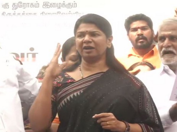 Dravida Munnetra Kazhagam MP Kanimozhi protesting against Citizenship (Amendment) Act (Photo/ANI)