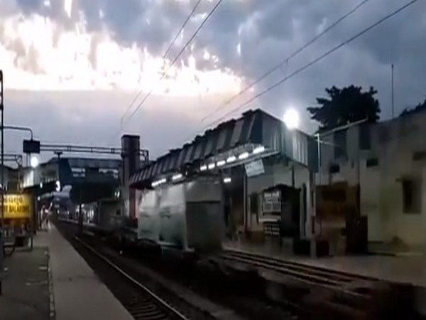 Oxygen Express on its way to Chennai from Durgapur (Pic credit: Piyush Goyal Twitter)