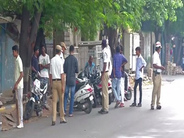 Hyderabad traffic police vigilant regarding cases of under-age and drunken driving [Photo/ANI]
