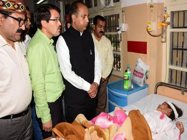 Jai Ram Thakur met injured passengers