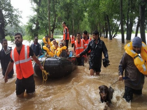 Defence PRO on Monday said that 3,000 army personnel have been deployed in 15 districts across four flood affected states. (Photo/ANI)