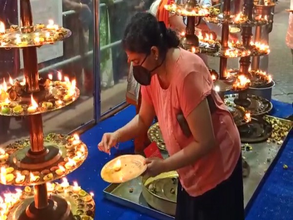 Women offering prayer at Attukal Temple