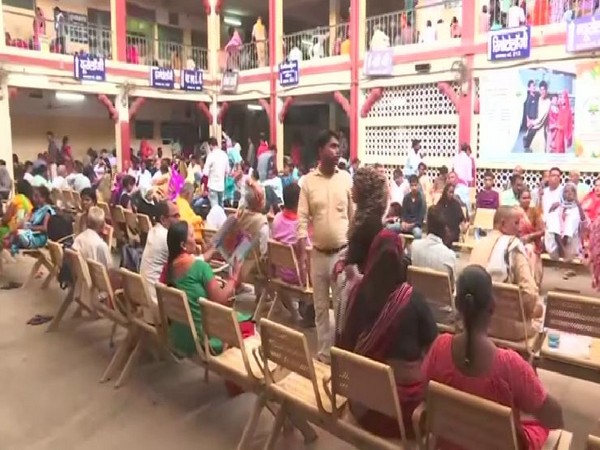 Health facilities were put to halt at Sri Sunder Lal Hospital as doctor's strike continued for second day on Tuesday (Photo/ANI)