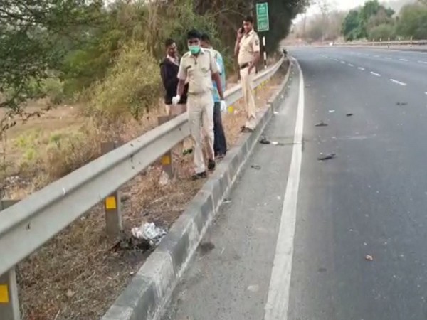 Four migrant workers from Gujarat were killed after being hit by a tempo in Palghar. Photo/ANI