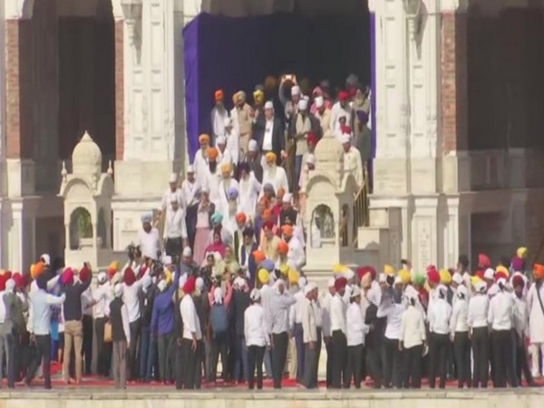 Heads of foreign missions in Delhi, visited Golden Temple in Amritsar, to take part in celebrations related to the 550th birth anniversary of Guru Nanak Dev ji