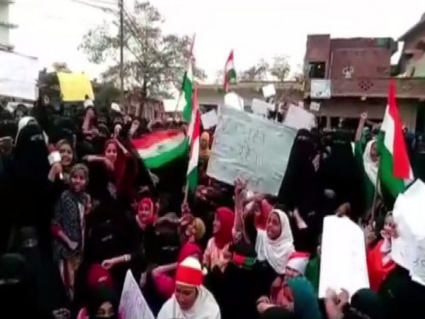 Women staged a protest in Uttar Pradesh's Bilariyaganj in Azamgarh district on Tuesday. Photo/ANI
