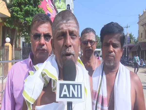 Priest Sankaravathyar speaking to ANI on Thursday in Rameswaram. Photo/ANI