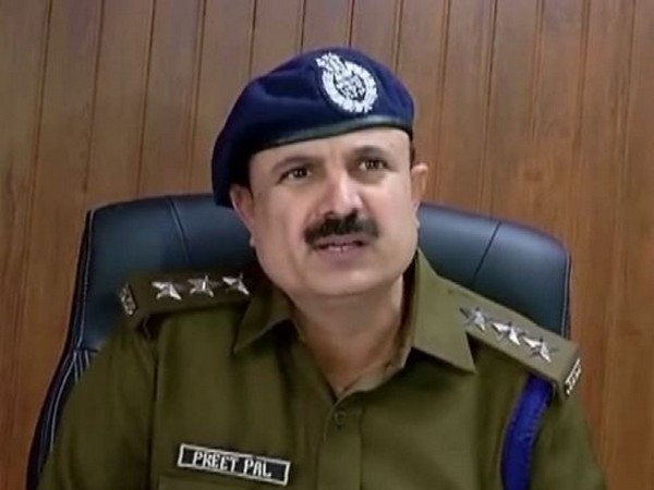 Preet Pal, Assistant Commissioner of Police (ACP) speaking to media persons about the case on Wednesday (Photo/ANI)