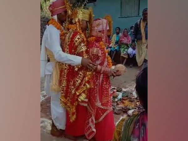 Hasina and Sundari married Chandu with Adivasi rituals in a Bastar Village
