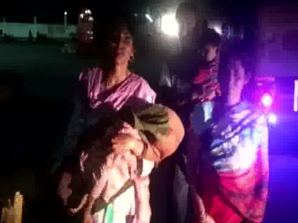 Mother with the body of her child. Photo/ANI