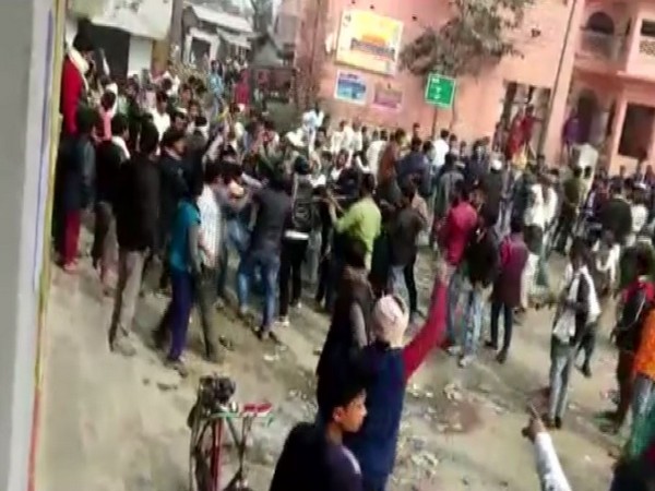 A clash breaks out between two groups in Bihar's Sitamarhi (Photo/ANI)