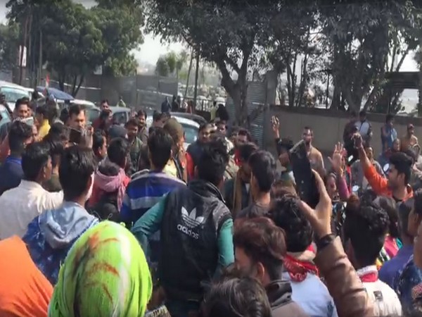 Family members of the deceased protesting outside the Indirapuram police station on Sunday.