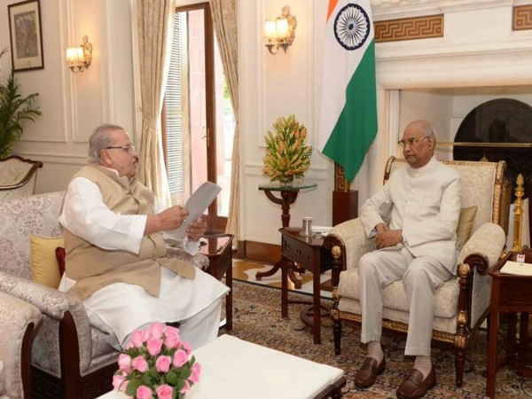 J-K Governor Satya Pal Malik meets President Ram Nath Kovind on Tuesday. Photo/ANI