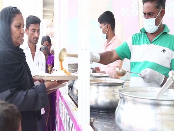 Telangana MLC K Kavitha's Free Food Centre at Nizamabad Government Hospital (Photo/ANI) 