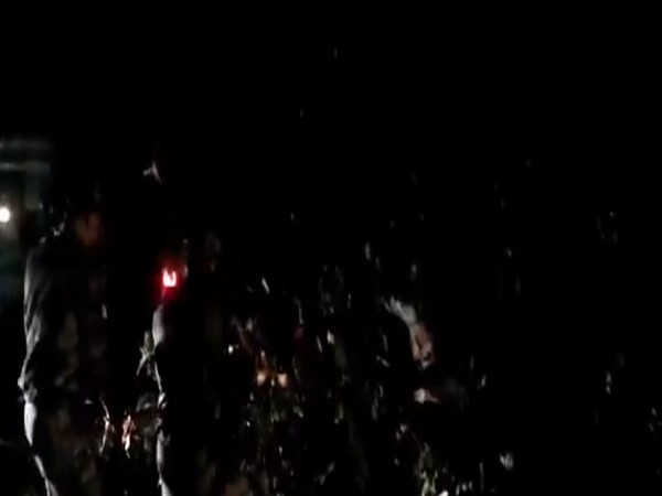 Indian Army clearing road between Gir and Diu (Pic credit: Indian Army Twitter)