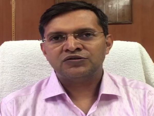 Chief Public Relations Officer (CPRO) of East-Central Railways Rajesh Kumar speaking to reporters on Tuesday. Photo/ANI