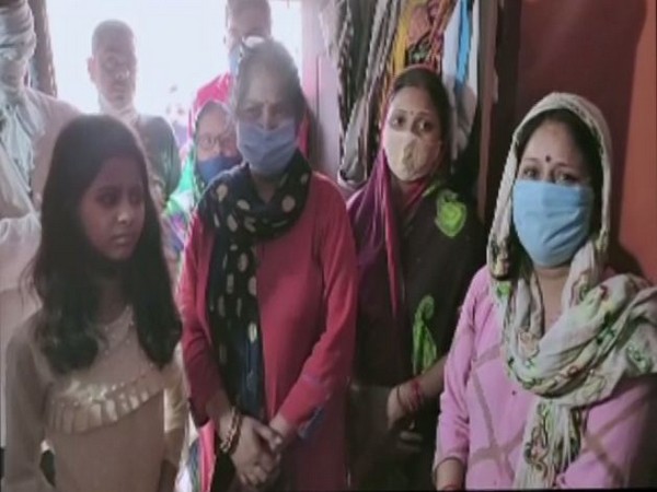 Family memebers of Sulabh Srivastava (Photo/ANI)