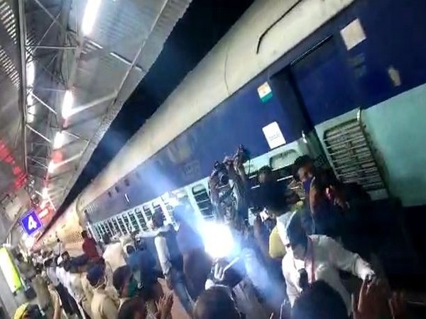 Special train departed from Kota Railway Station (Photo/ANI)