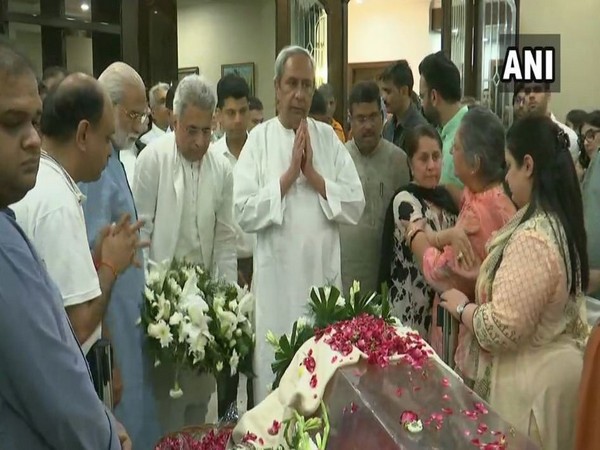 Odisha Chief Minister Naveen Patnaik and Biju Janata Dal MP Pinaki Misra paying respects to Arun Jaitley at his residence on Saturday. Photo/ANI