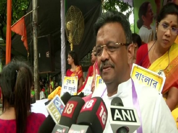 Kolkata Mayor Firhad Hakim while addressing the reporters during the protest staged on Tuesday in Kolkata. (Photo/ANI)
