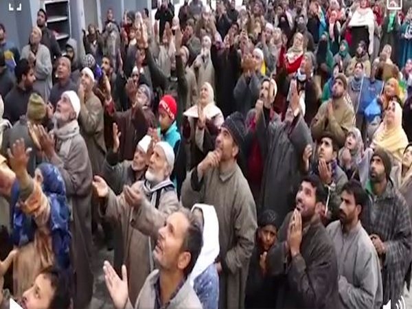 In the video, locals were seen in the premises of the shrine and taking part in the prayer with great devotion. They celebrated the birthday of Prophet Mohammad with great fervour. 