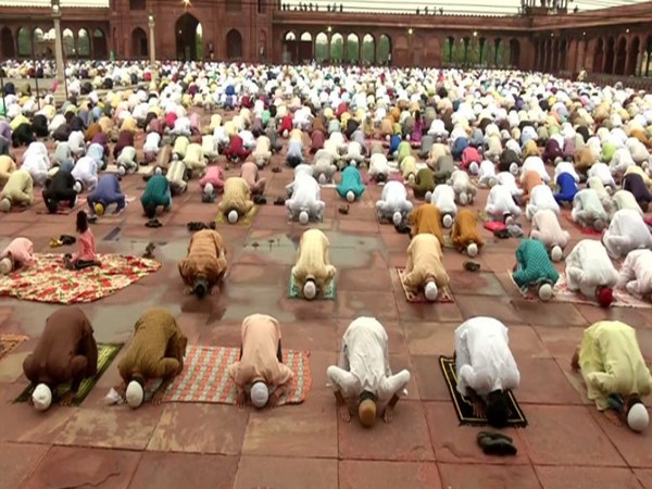 Devotees arrived at Delhi's Jama Masjid to offer prayers on Eid-Al-Adha on Saturday (Photo/ANI)