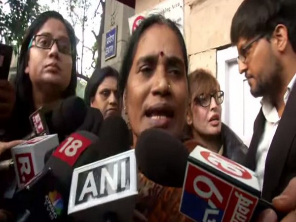 Nirbhaya's mother speaking to media persons on Friday (Photo/ANI)