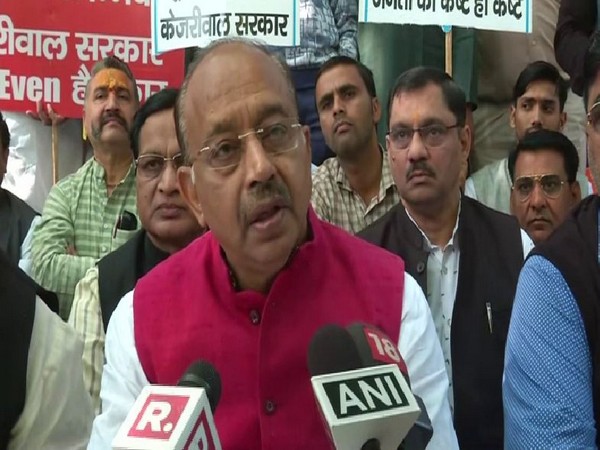 BJP leader Vijay Goel speaking to reporters on Sunday in New Delhi. Photo/ANI