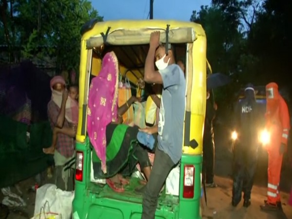 NDRF teams evacuating people in Digha (Photo/ANI)