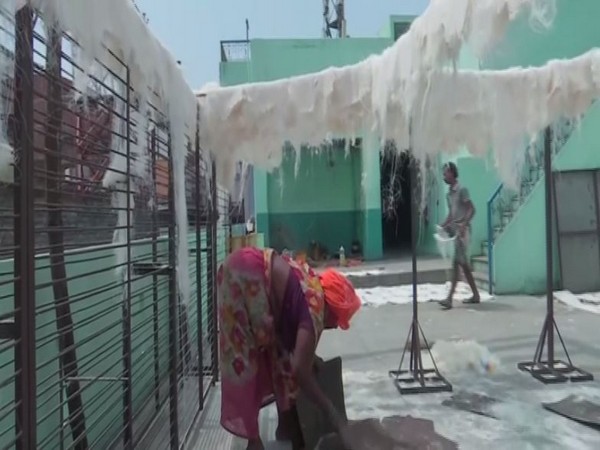 Workers preparing vermicelli for Muslims during the fasting month of Ramadan in Varanasi. [Photo/ANI]